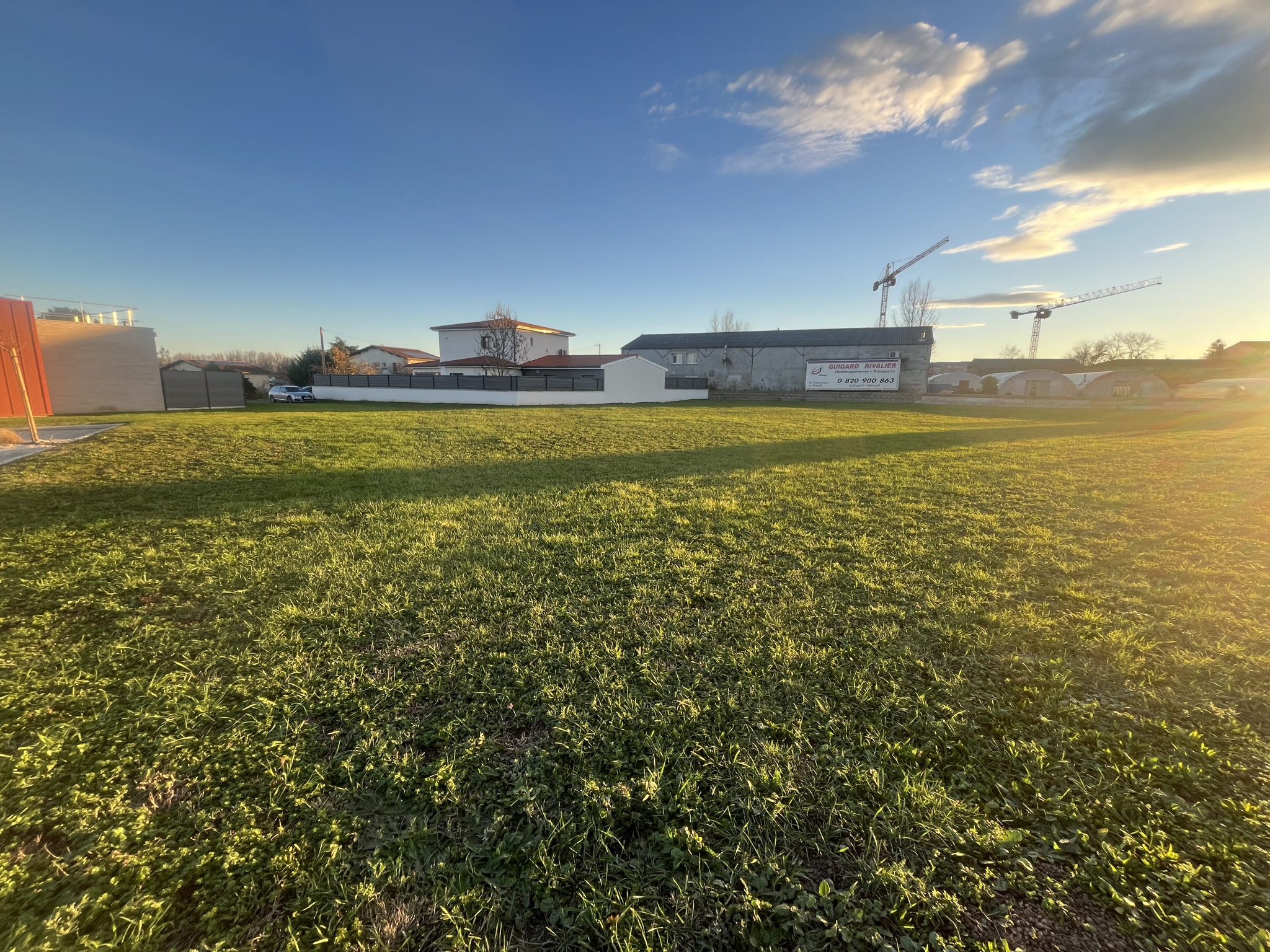 Terrain 1975 m² · à Pont-du-Château · 338 000 €